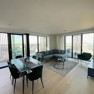 Homestay Riverside And