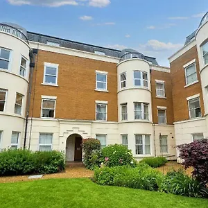 Osborne House - One Bedroom Ground Floor With Parking , Southampton United Kingdom