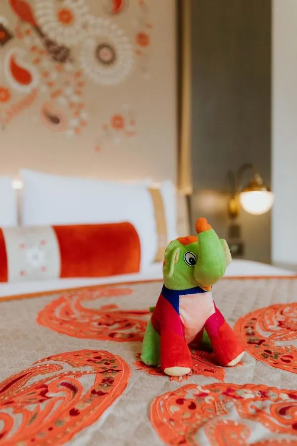 *****  Hotel The Lalit Londres Reino Unido